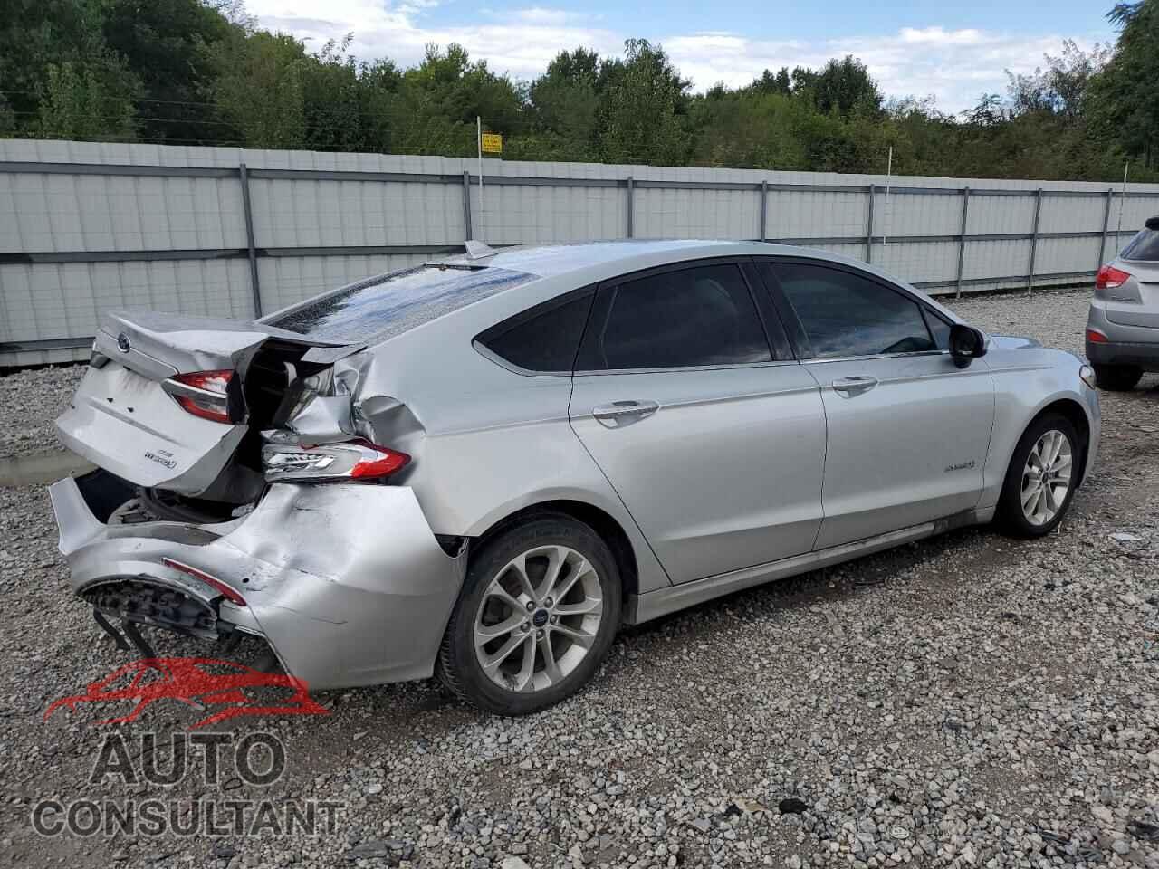 FORD FUSION 2019 - 3FA6P0LU7KR151902