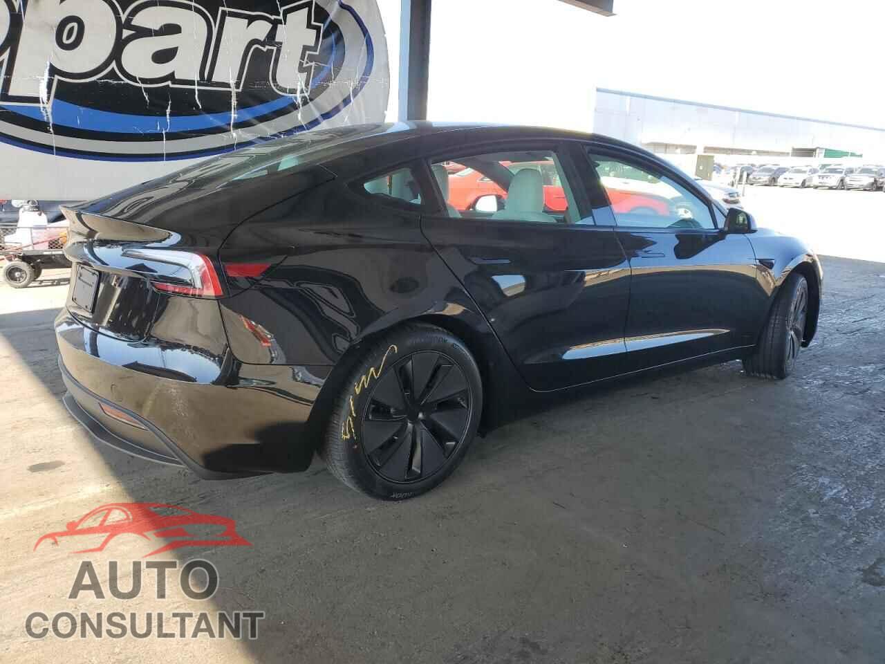TESLA MODEL 3 2025 - 5YJ3E1EA2SF072795
