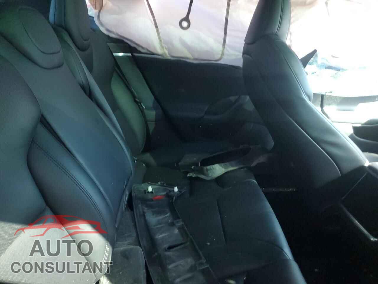 TESLA MODEL S 2022 - 5YJSA1E54NF477202