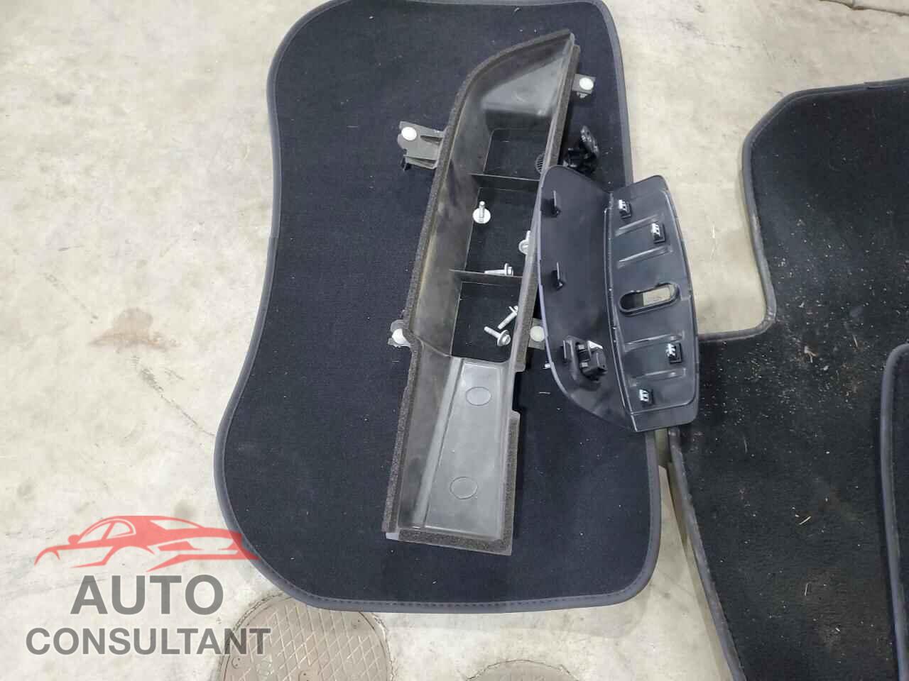 TESLA MODEL 3 2018 - 5YJ3E1EB8JF185139