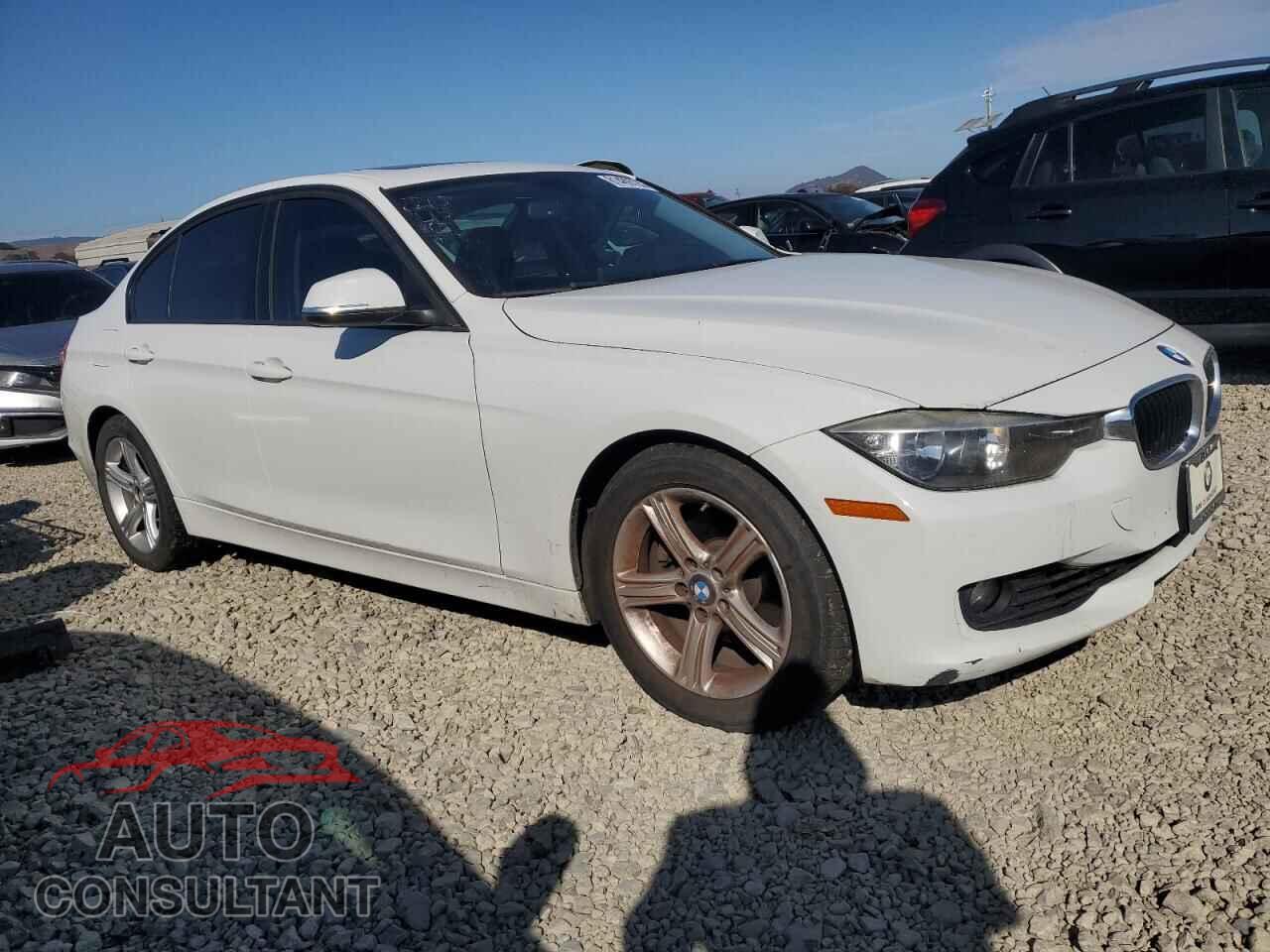 BMW 3 SERIES 2013 - WBA3C1C59DF439828