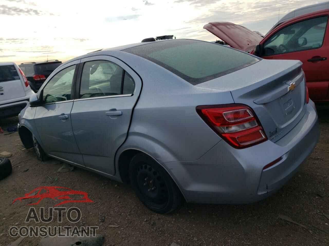 CHEVROLET SONIC 2018 - 1G1JD5SH4J4135526