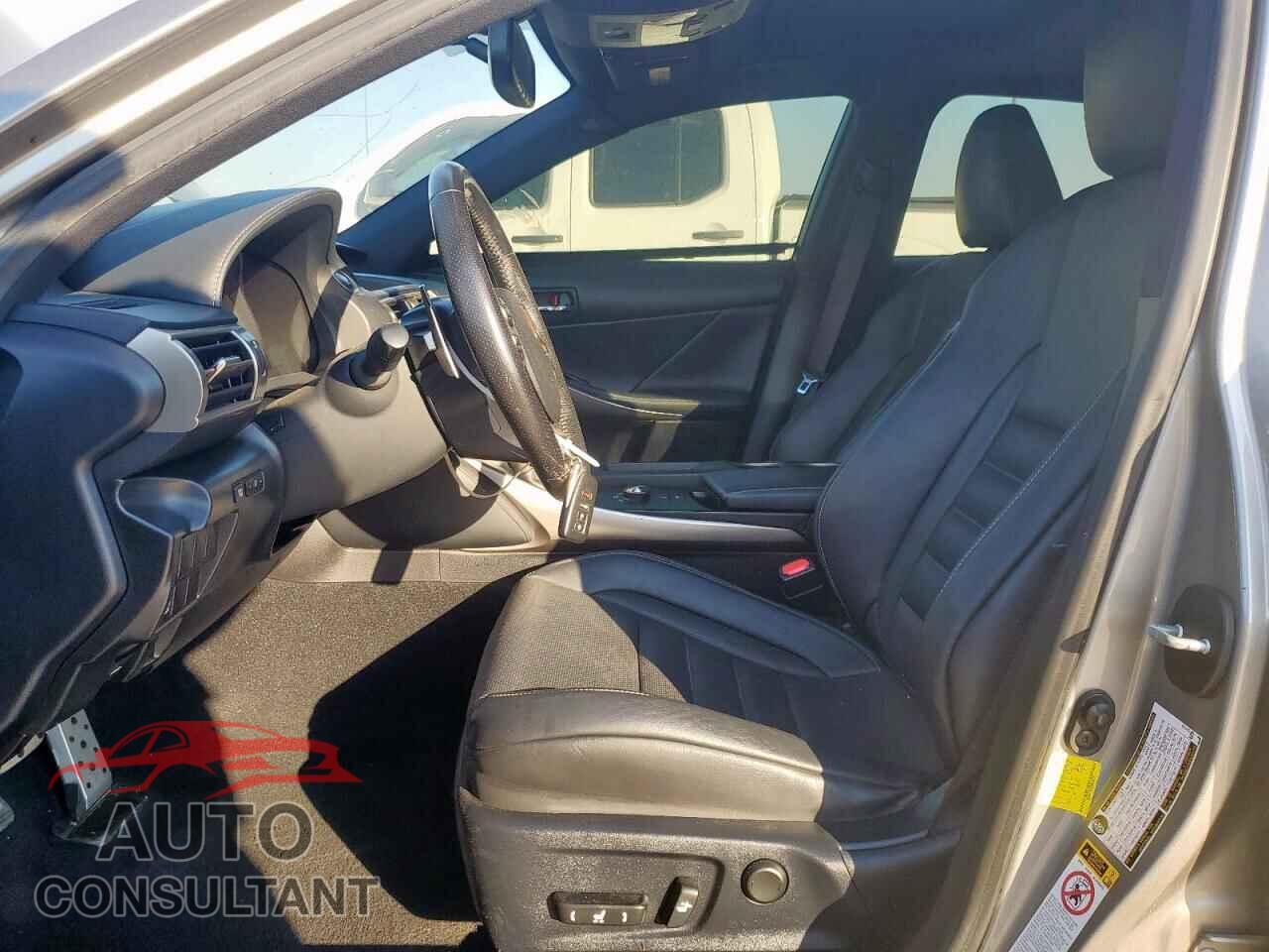 LEXUS IS 2016 - JTHBA1D28G5016515