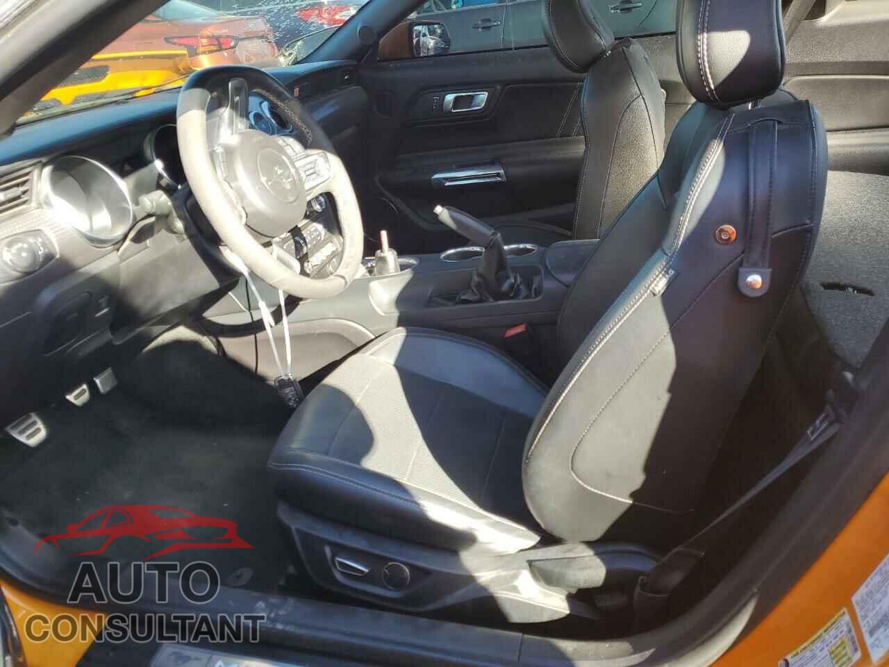 FORD MUSTANG 2018 - 1FA6P8CF1J5122025