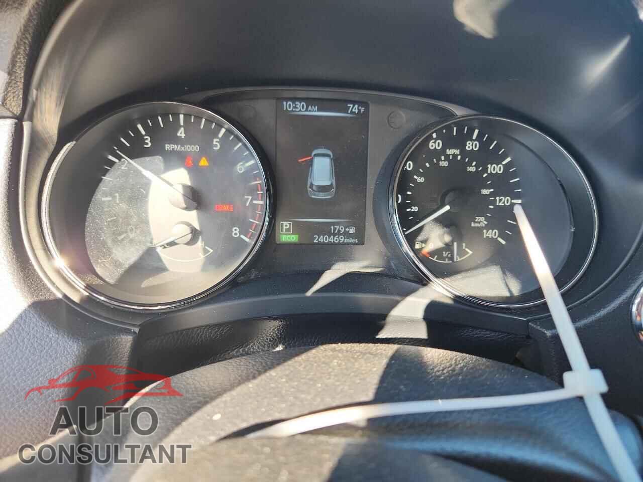 NISSAN ROGUE 2017 - KNMAT2MV8HP608753