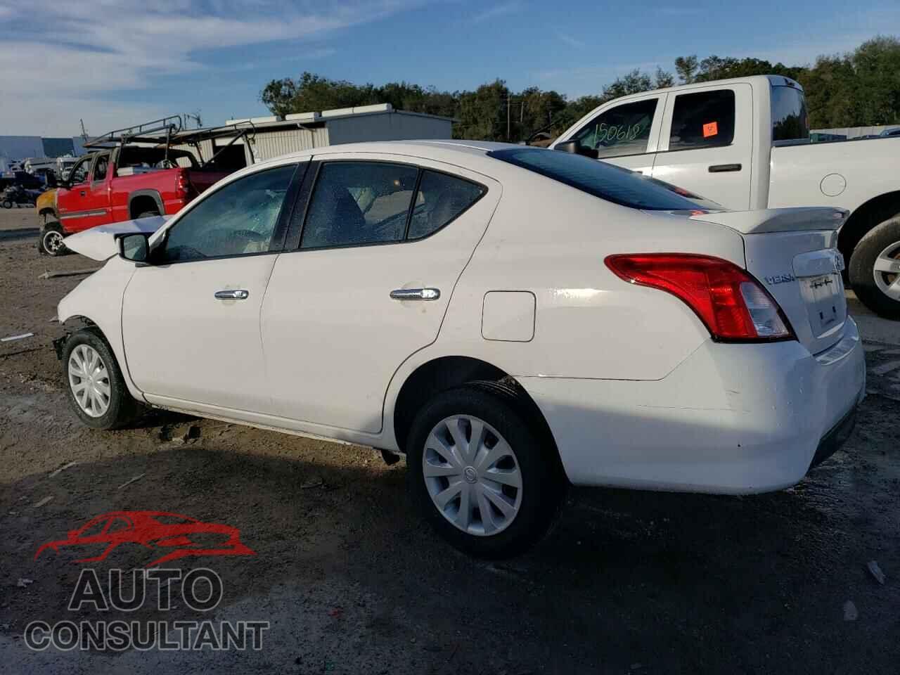 NISSAN VERSA 2017 - 3N1CN7AP2HL812629