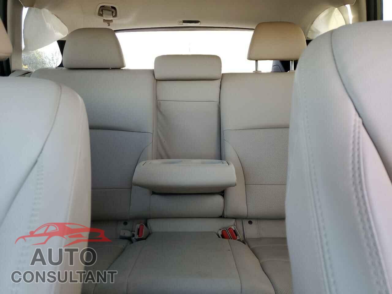 SUBARU OUTBACK 2018 - 4S4BSANC4J3200340