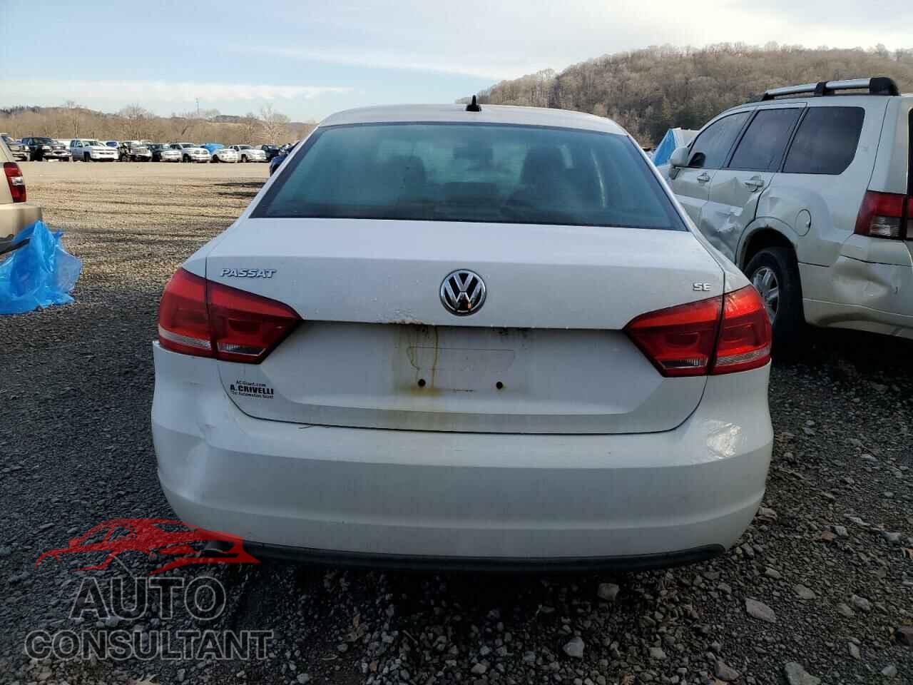 VOLKSWAGEN PASSAT 2013 - 1VWBP7A32DC010052
