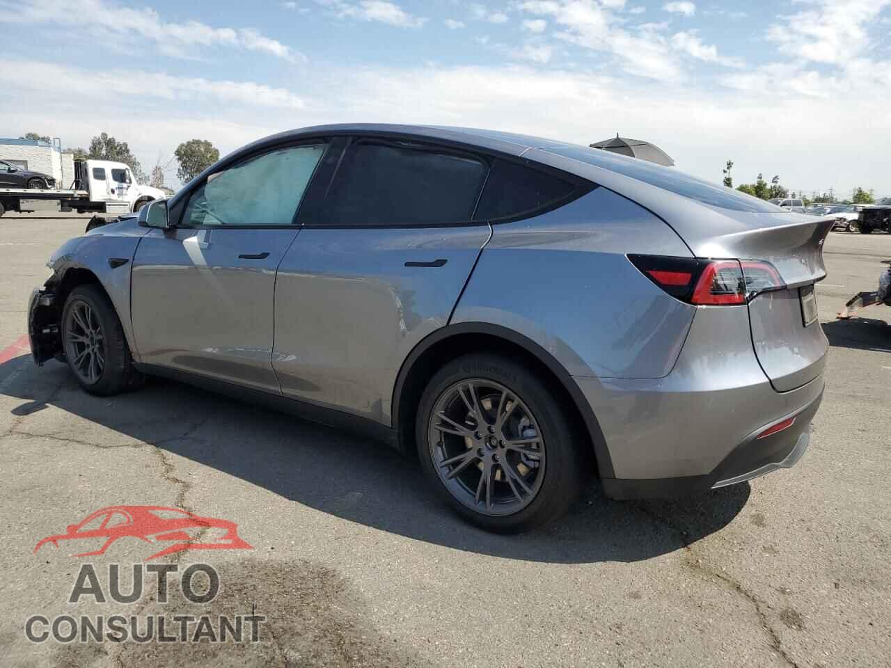 TESLA MODEL Y 2025 - 7SAYGDED4SF320852