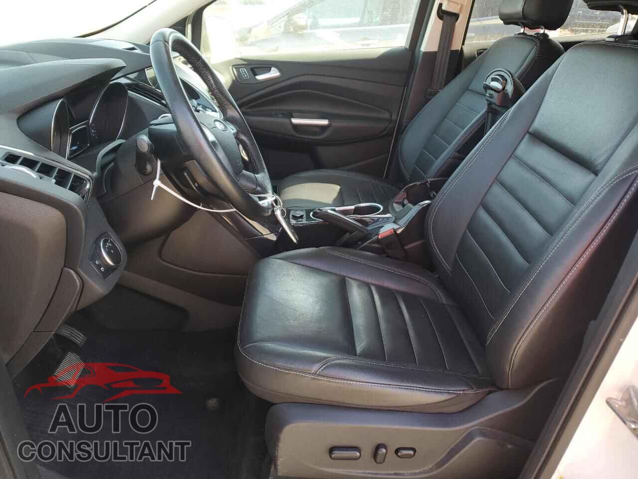 FORD ESCAPE 2016 - 1FMCU9J90GUB72109