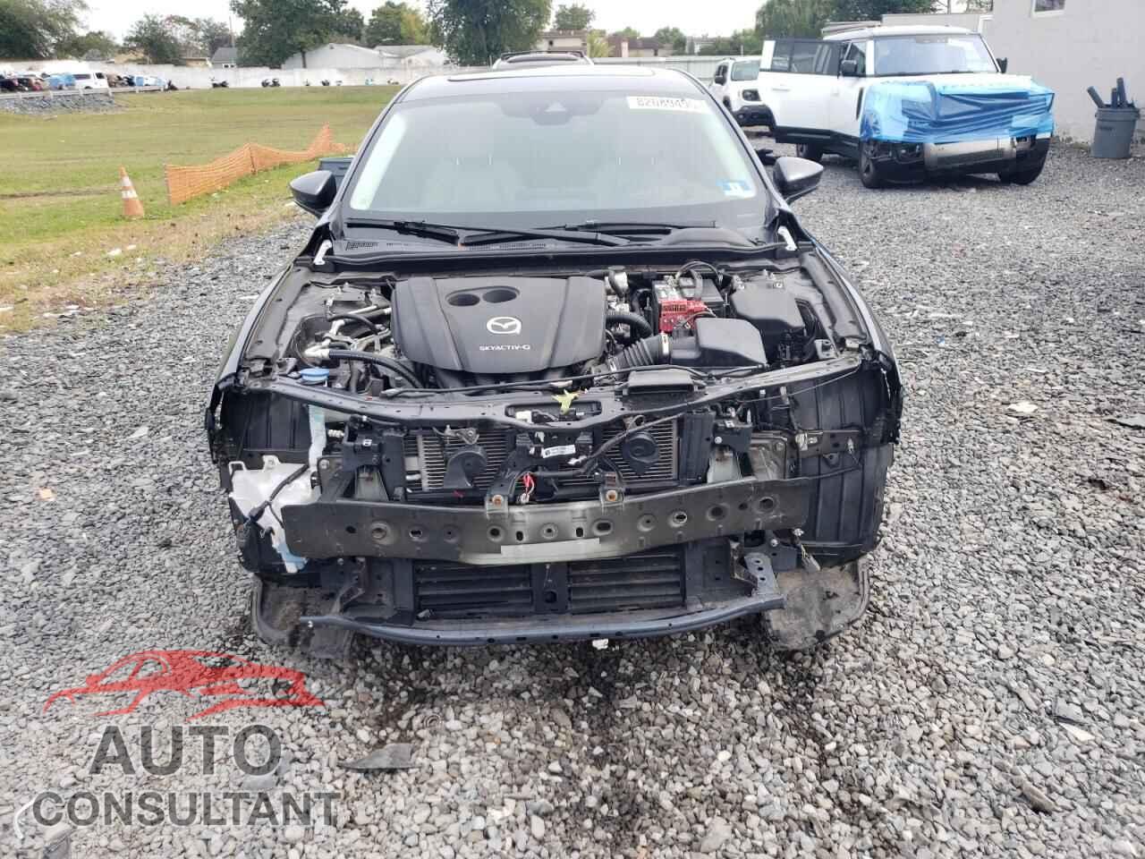 MAZDA 3 2019 - JM1BPBEMXK1116640