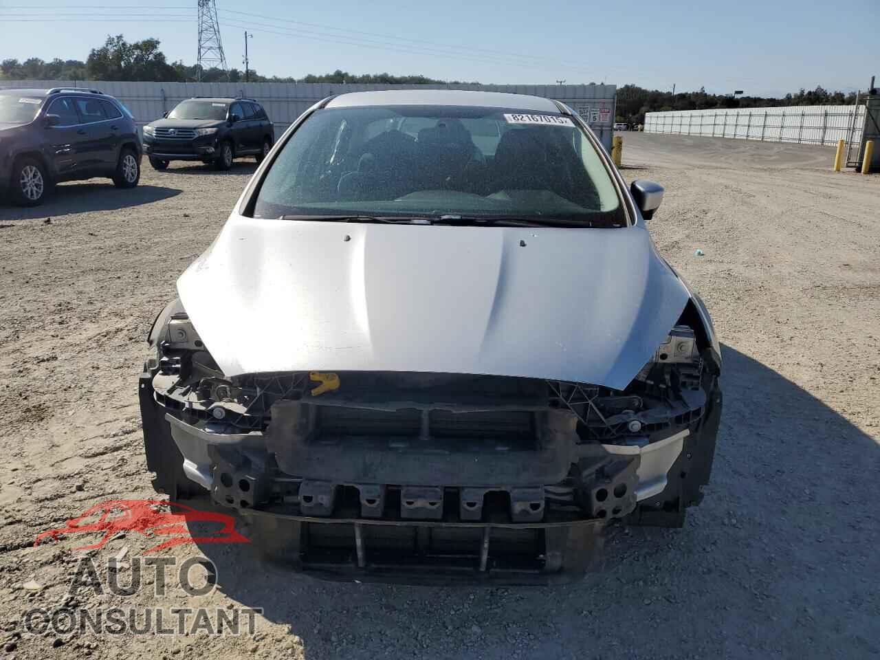 FORD FOCUS 2017 - 1FADP3F20HL285693