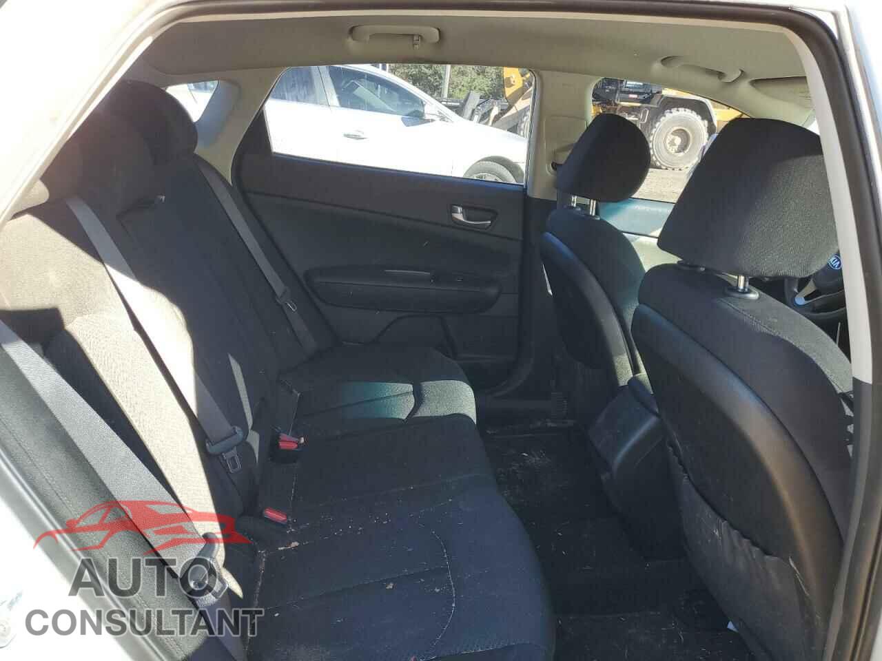 KIA OPTIMA 2016 - KNAGT4L39G5084686