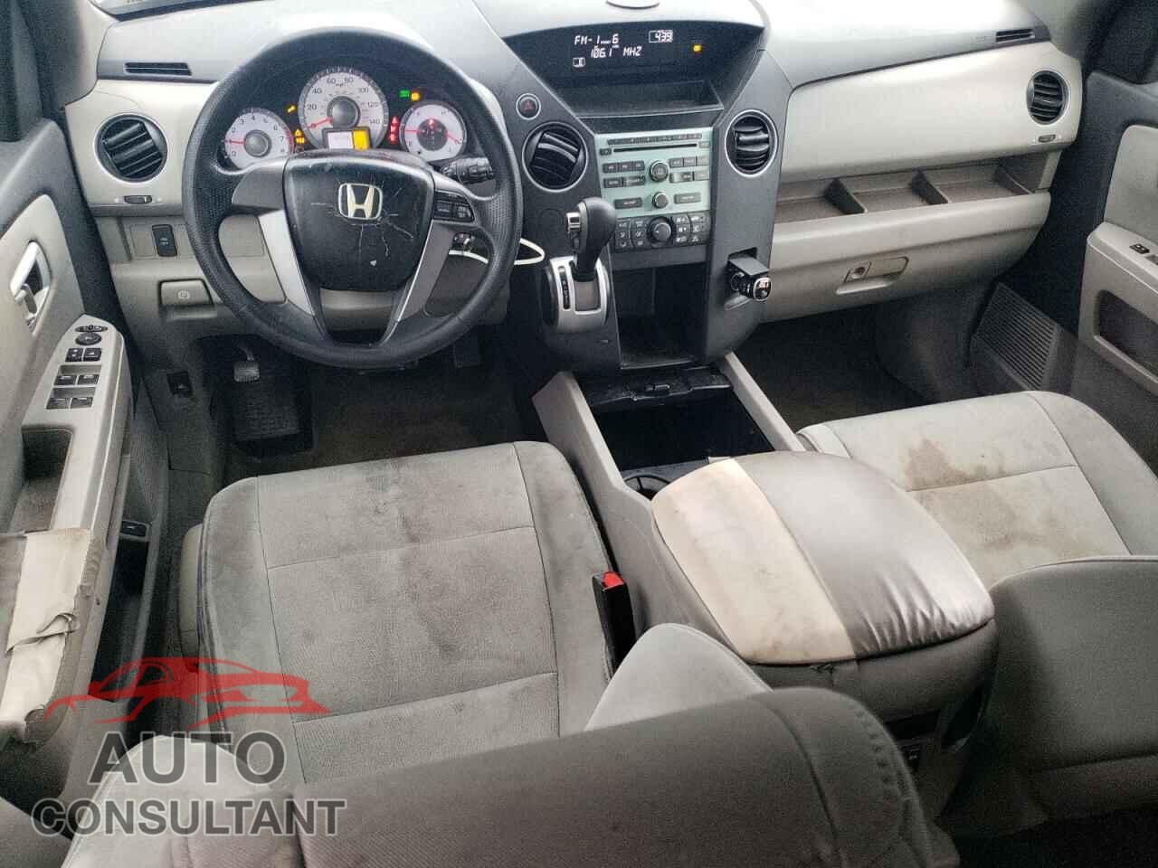 HONDA PILOT 2011 - 5FNYF3H22BB057345