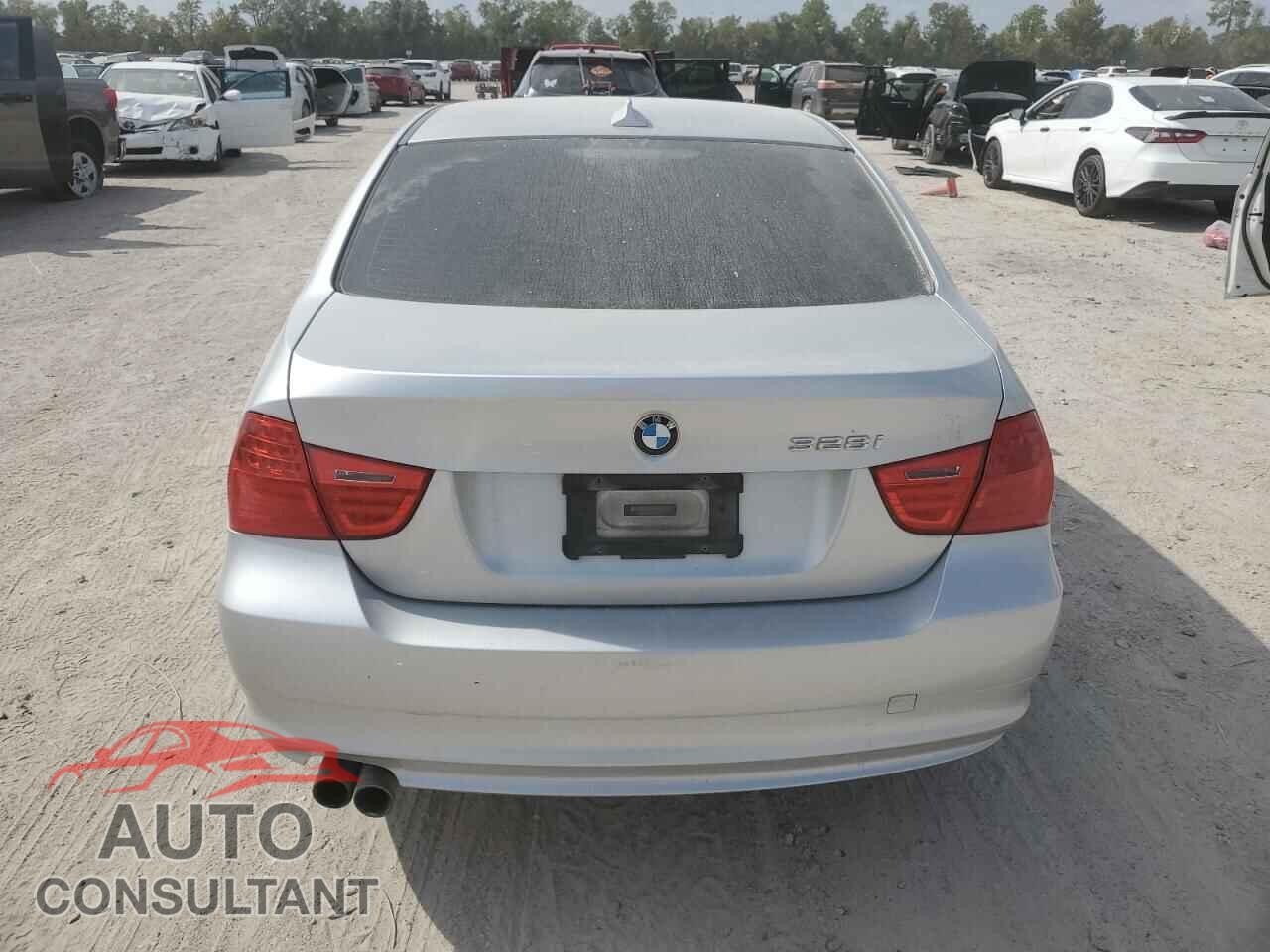 BMW 3 SERIES 2011 - WBAPH7C51BE851900