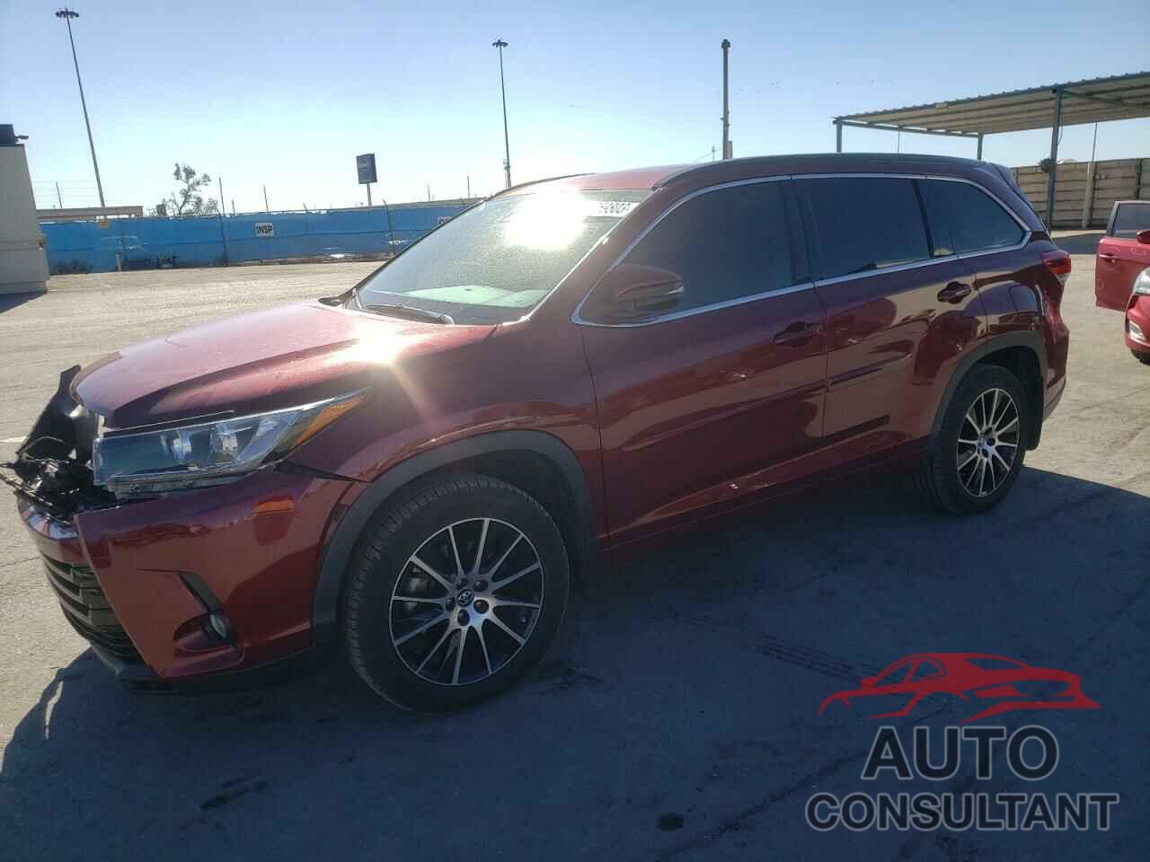 TOYOTA HIGHLANDER 2018 - 5TDJZRFH0JS555301