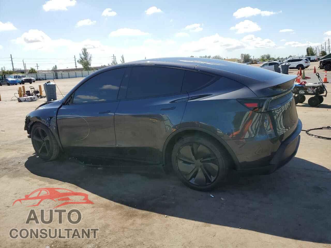 TESLA MODEL Y 2026 - 7SAYGDEE5TA452994