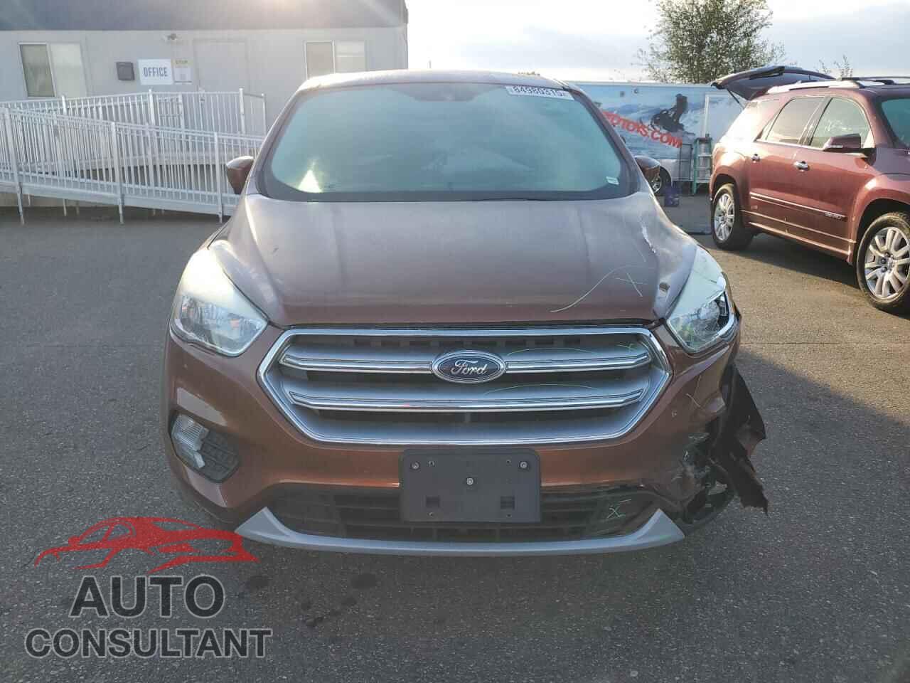 FORD ESCAPE 2017 - 1FMCU9GD3HUD20024