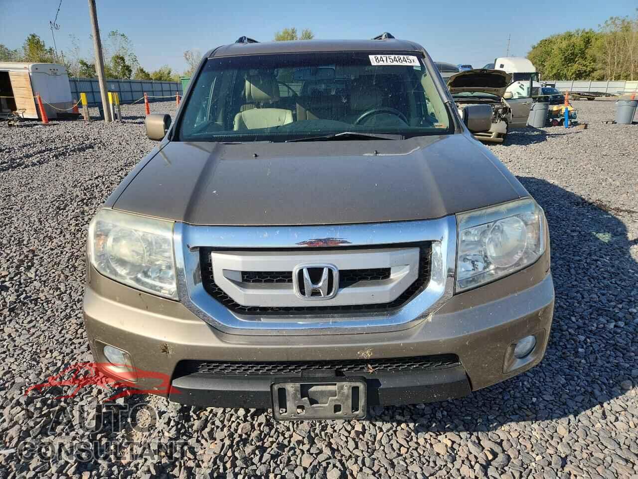 HONDA PILOT 2011 - 5FNYF4H52BB021557