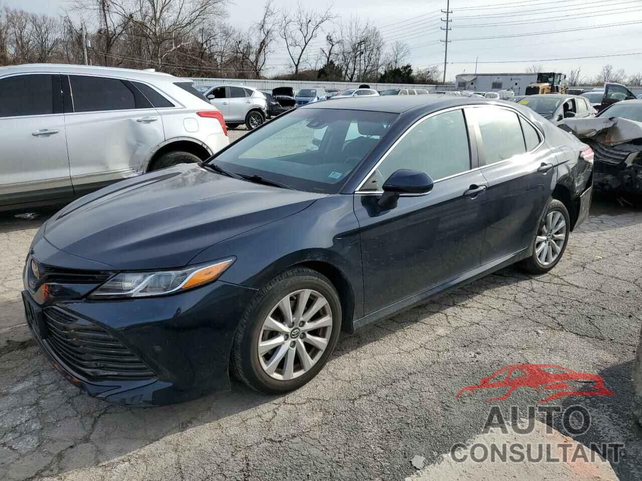 TOYOTA CAMRY 2018 - 4T1B11HK6JU618348