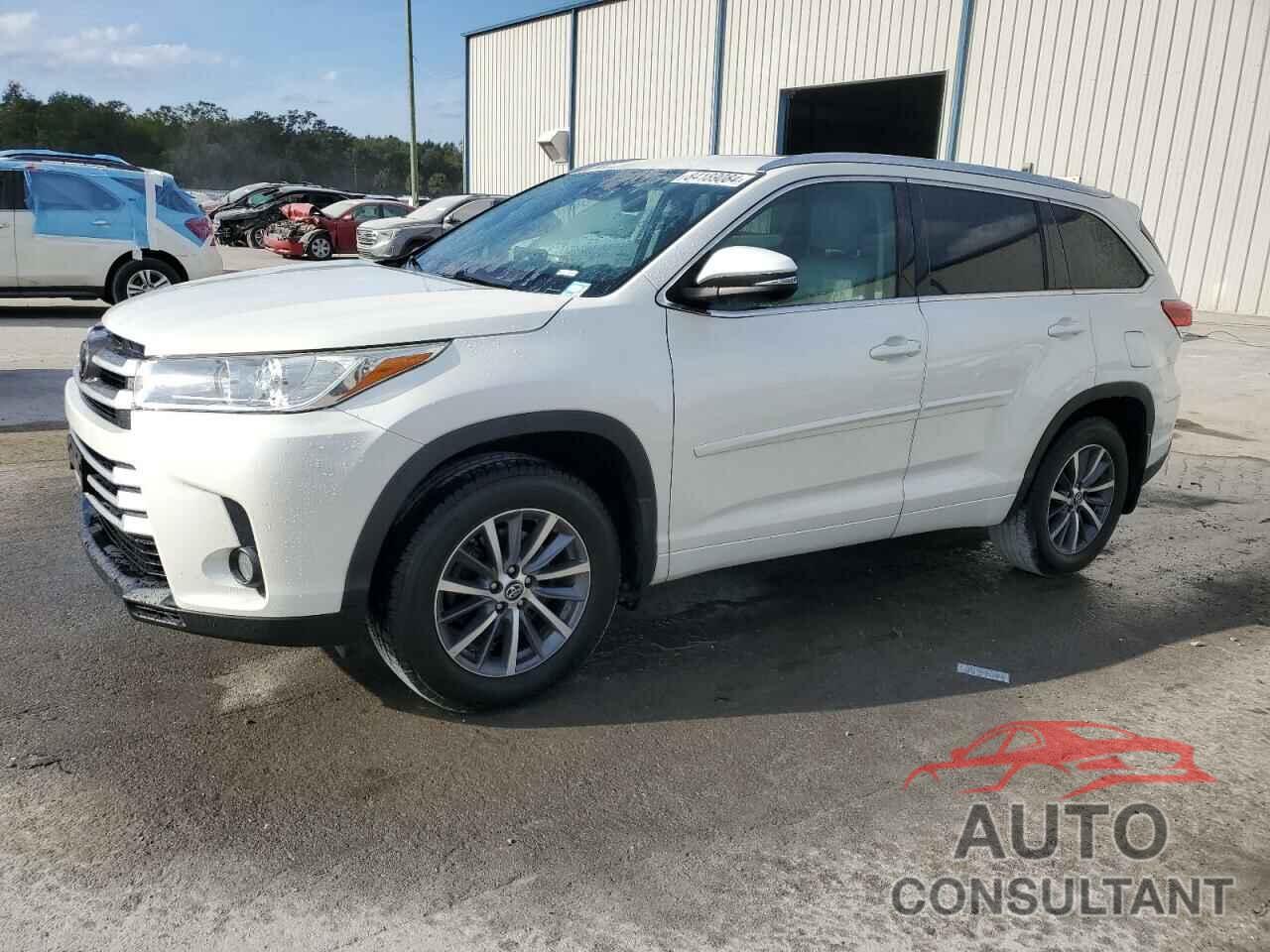 TOYOTA HIGHLANDER 2018 - 5TDJZRFH8JS552002