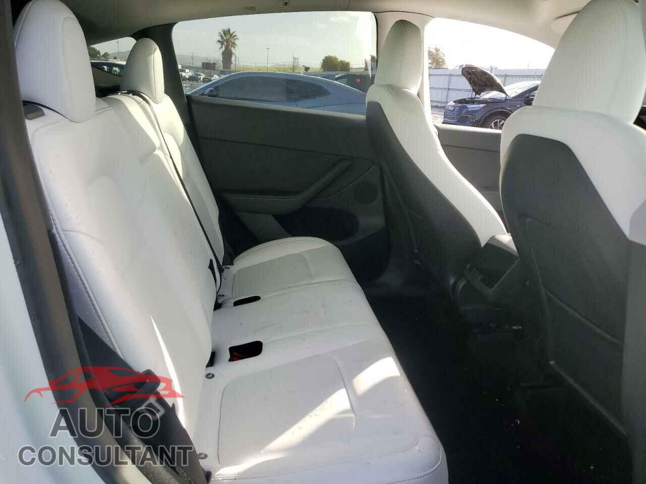 TESLA MODEL Y 2023 - 7SAYGDEE4PF695575