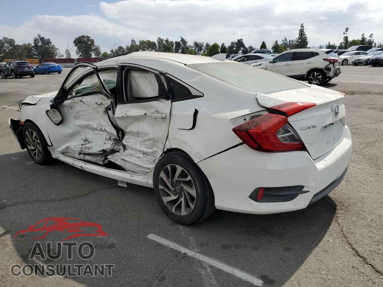 HONDA CIVIC 2018 - 2HGFC2F76JH518369