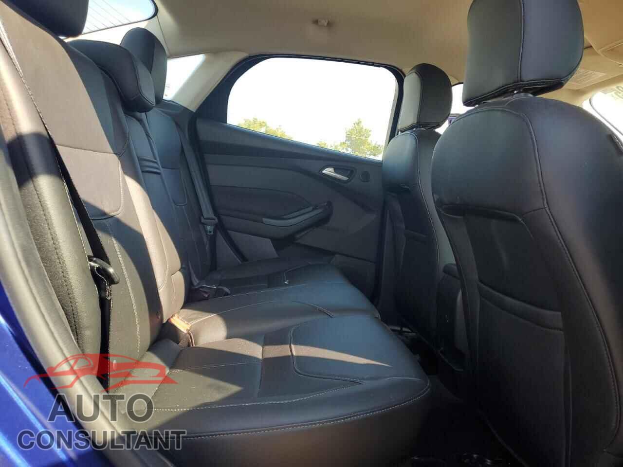 FORD FOCUS 2015 - 1FADP3J21FL363273