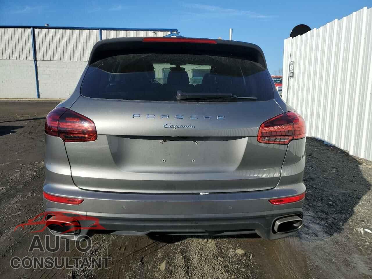 PORSCHE CAYENNE 2016 - WP1AA2A21GKA11244