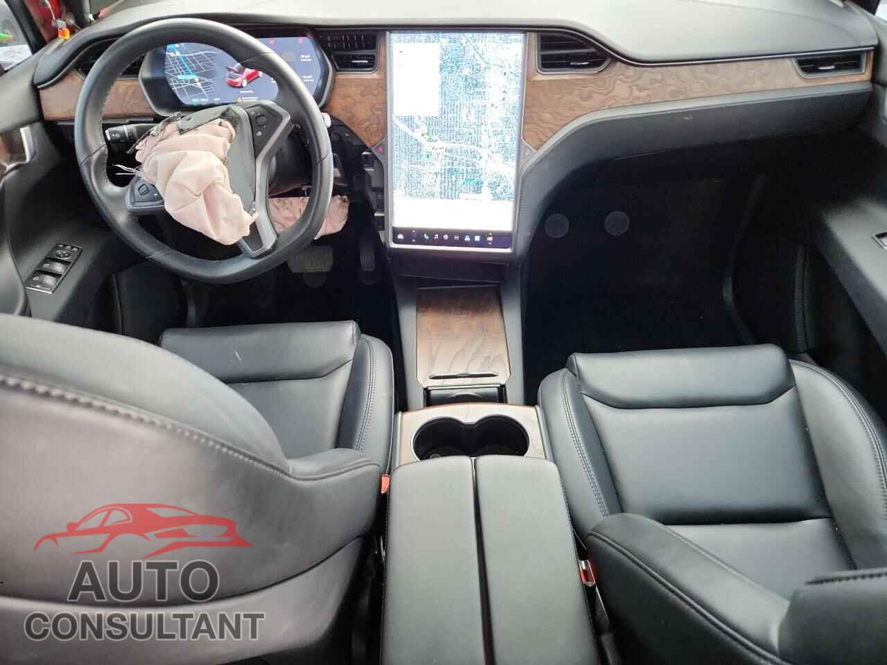 TESLA MODEL X 2020 - 5YJXCBE21LF306531