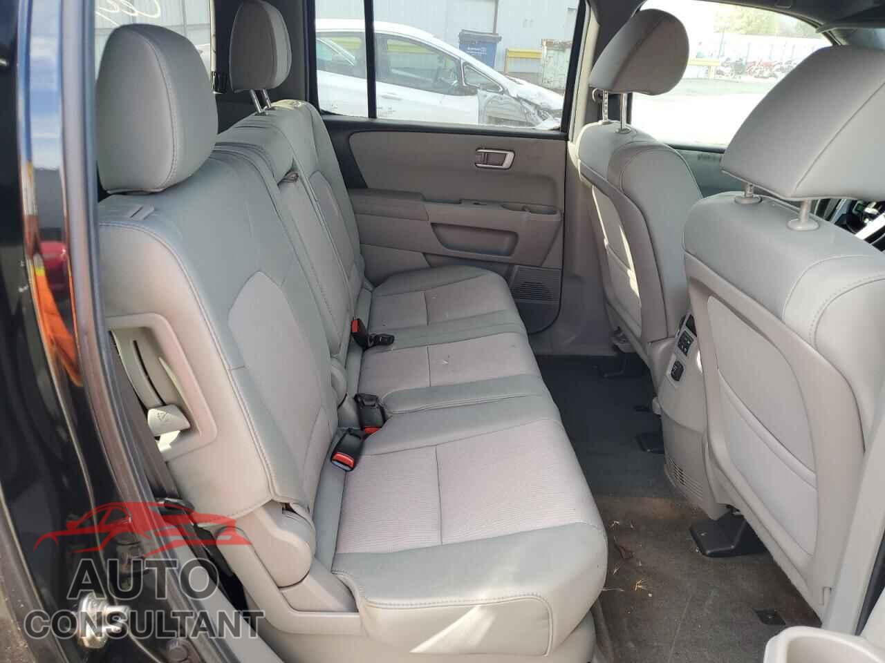 HONDA PILOT 2013 - 5FNYF3H48DB015671