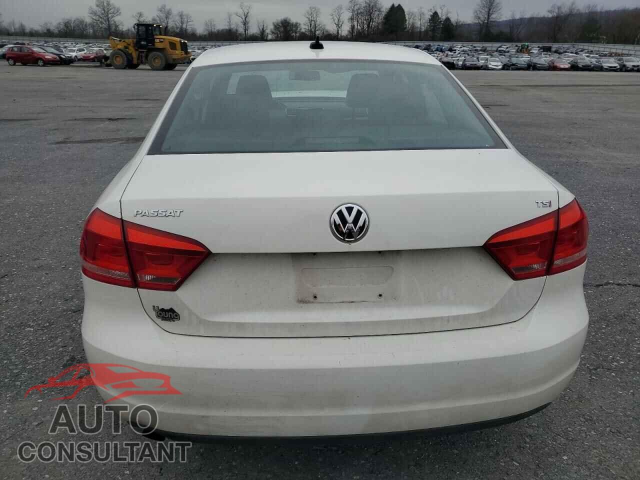 VOLKSWAGEN PASSAT 2014 - 1VWAT7A30EC028672
