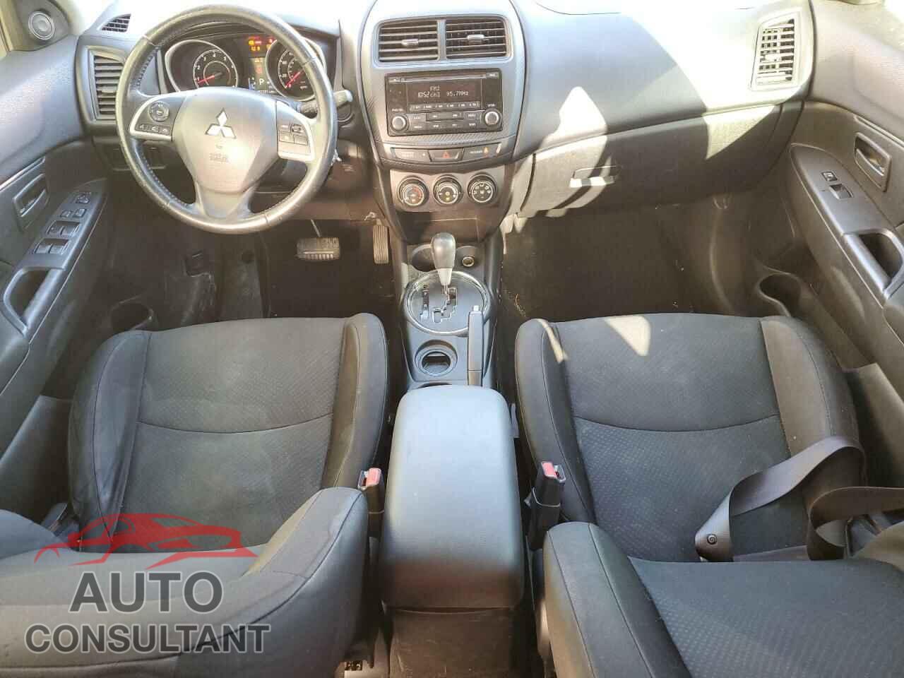 MITSUBISHI OUTLANDER 2015 - 4A4AP3AUXFE019548