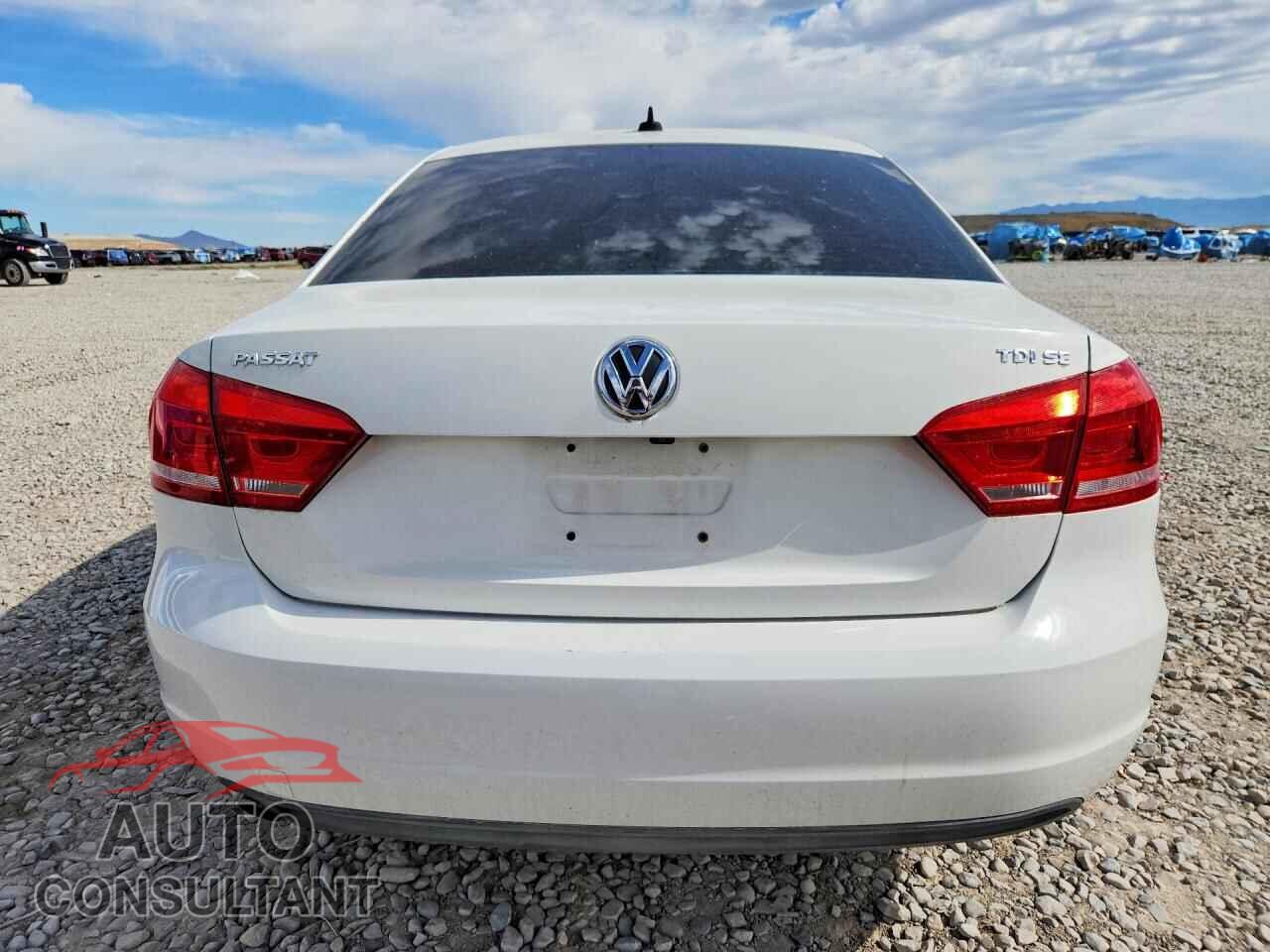 VOLKSWAGEN PASSAT 2014 - 1VWBN7A36EC052800