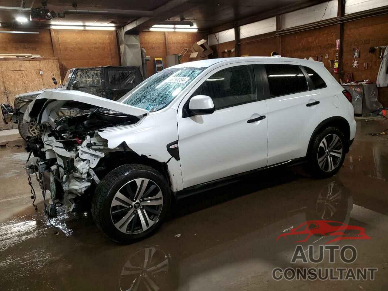 MITSUBISHI OUTLANDER 2022 - JA4ARUAU2NU018805
