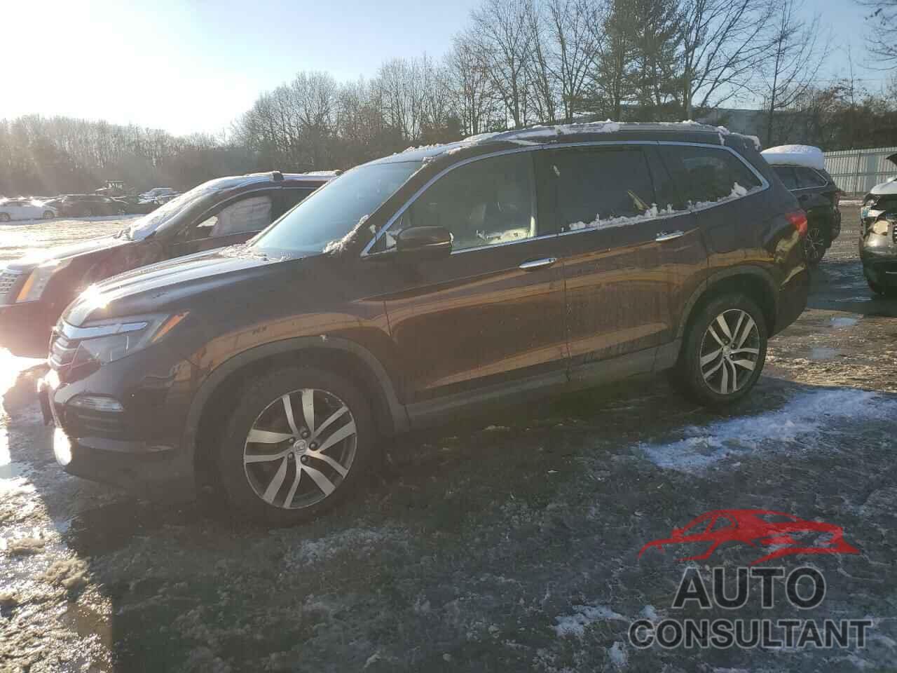 HONDA PILOT 2017 - 5FNYF6H95HB034696