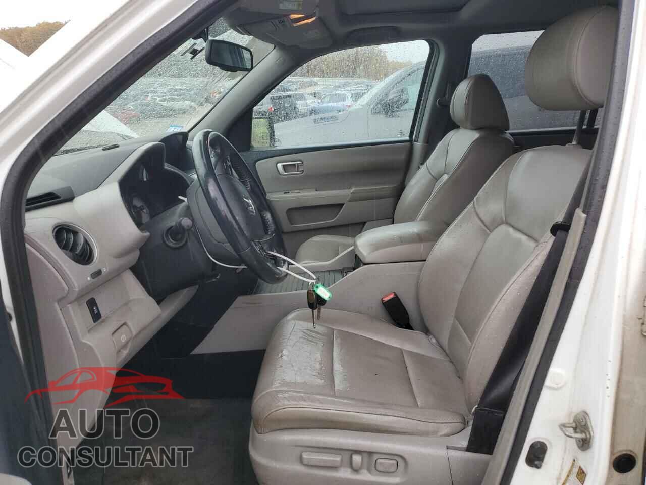 HONDA PILOT 2014 - 5FNYF4H56EB056395