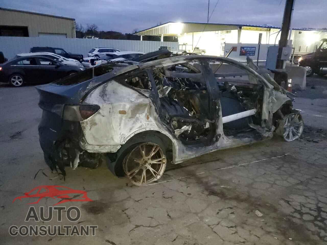 TESLA MODEL Y 2024 - 7SAYGAEE5RF092460