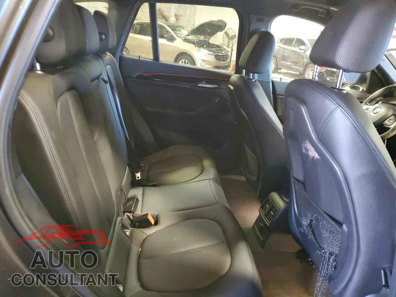 BMW X1 2017 - WBXHT3C33H5F84917