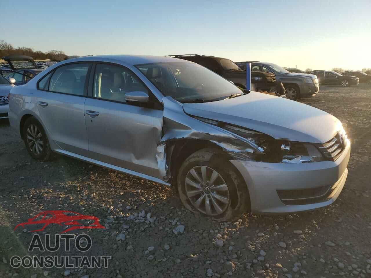 VOLKSWAGEN PASSAT 2013 - 1VWAH7A38DC019122
