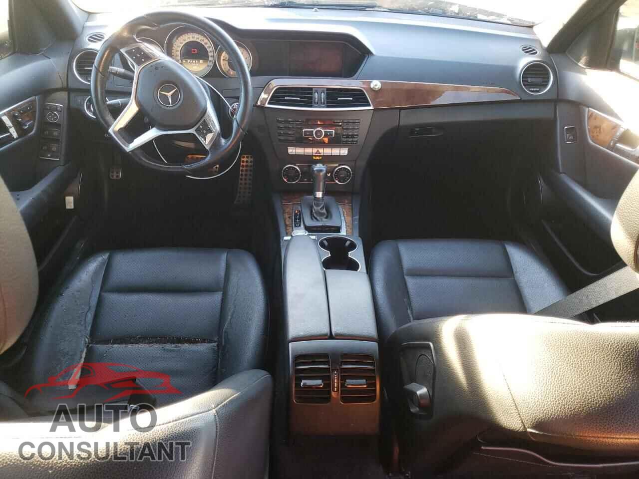 MERCEDES-BENZ C-CLASS 2012 - WDDGF4HBXCA606856