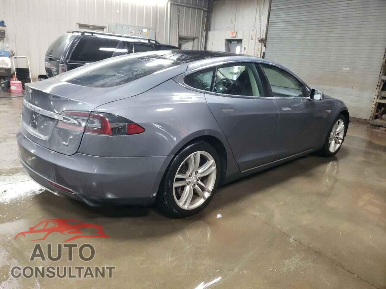 TESLA MODEL S 2013 - 5YJSA1CN2DFP11127