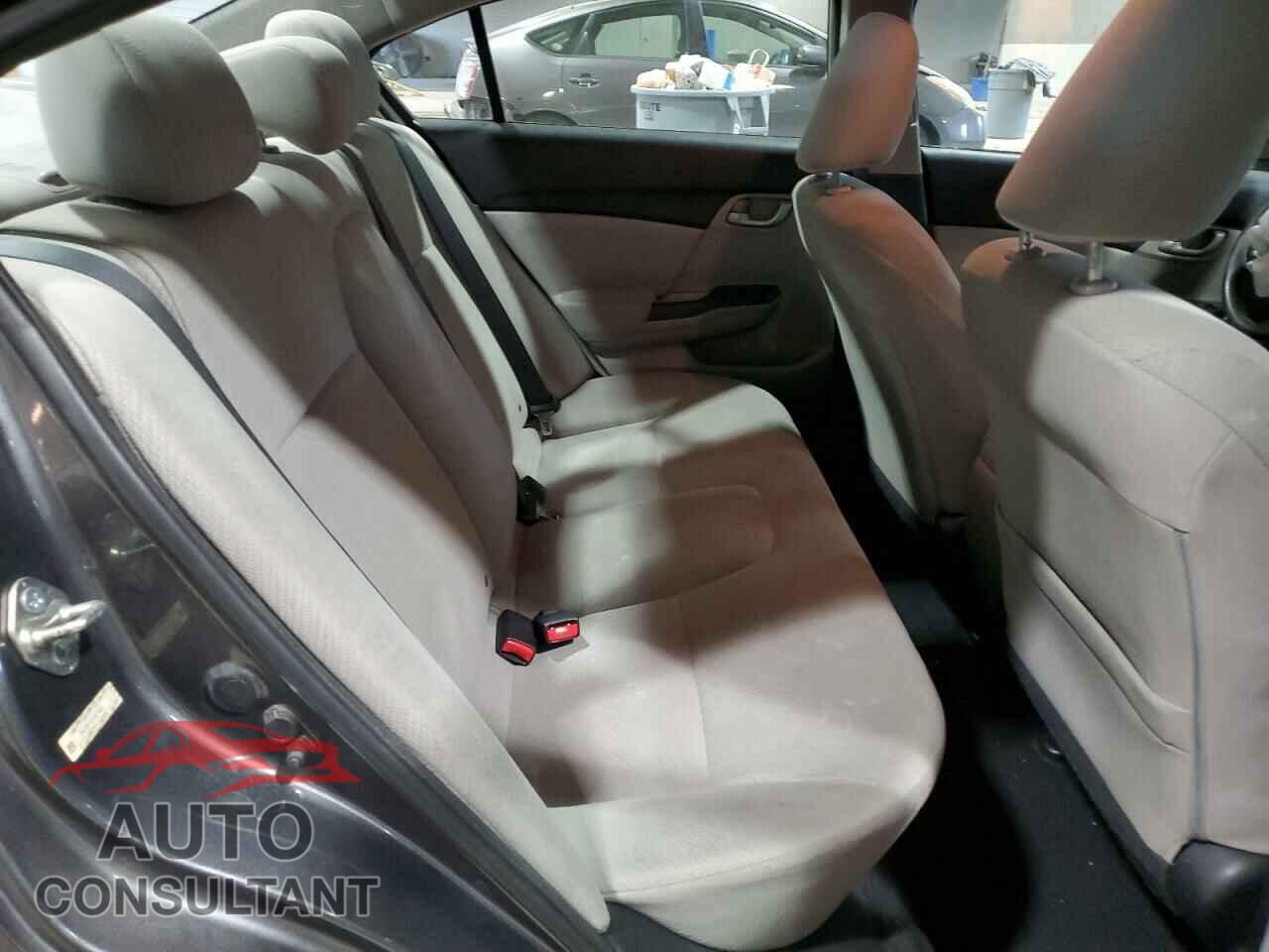 HONDA CIVIC 2013 - 2HGFB2F52DH575903