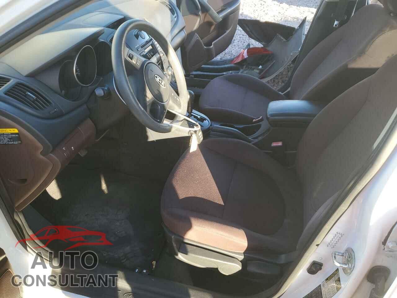 KIA FORTE 2010 - KNAFU4A24A5298544