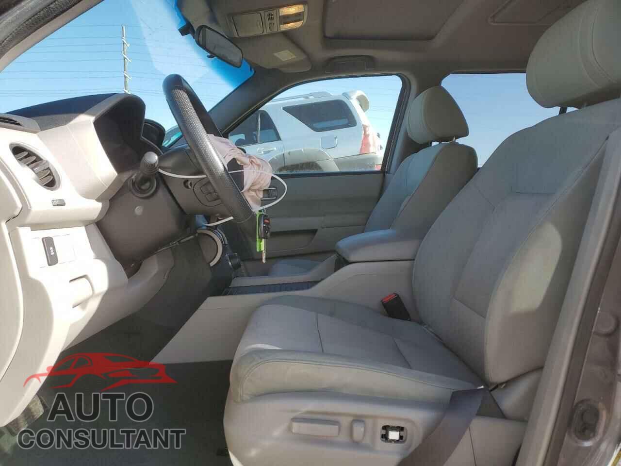 HONDA PILOT 2015 - 5FNYF4H38FB017968