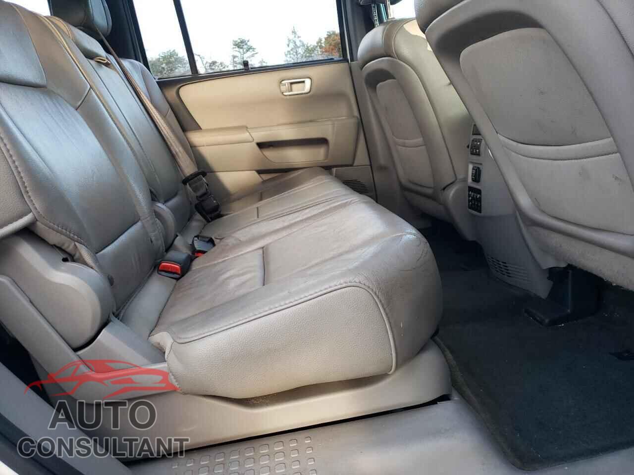 HONDA PILOT 2013 - 5FNYF4H92DB080128