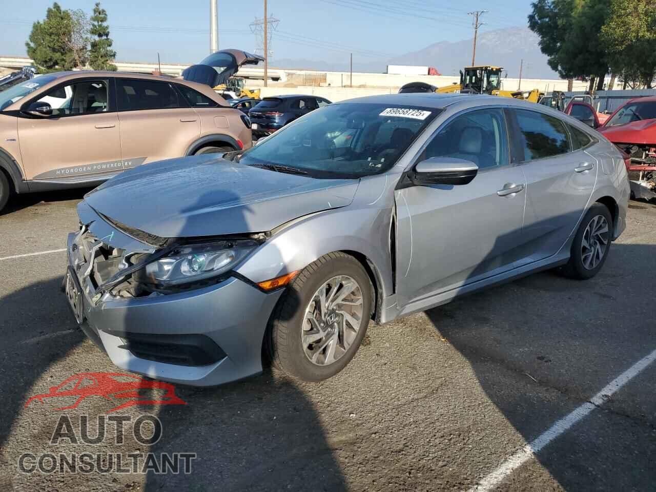 HONDA CIVIC 2018 - 2HGFC2F72JH501617