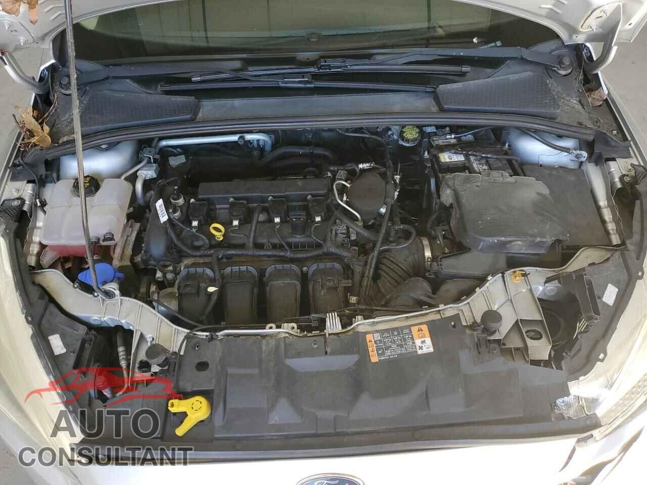 FORD FOCUS 2015 - 1FADP3E29FL372944
