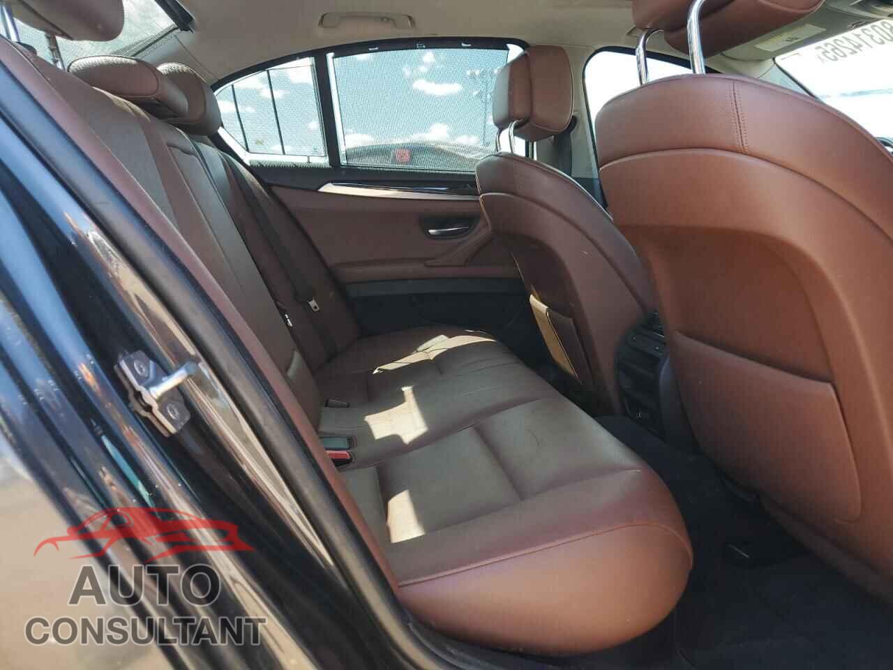BMW 5 SERIES 2011 - WBAFU7C51BC877335