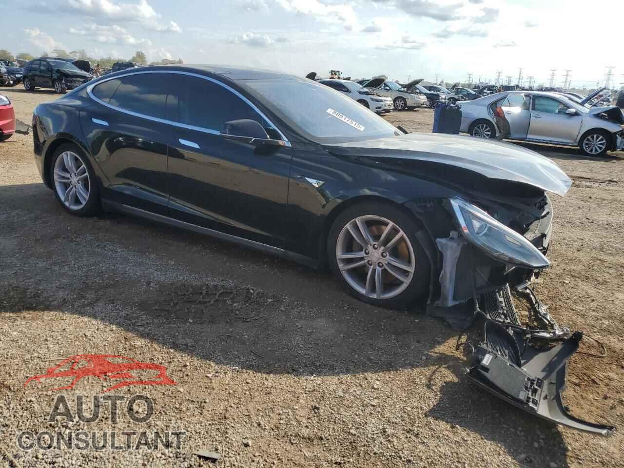 TESLA MODEL S 2013 - 5YJSA1DN0DFP04207